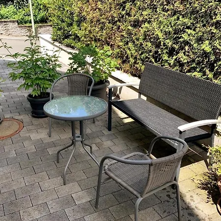 Mit Separatem Eingang Und Stellplatz Apartman Wittlich